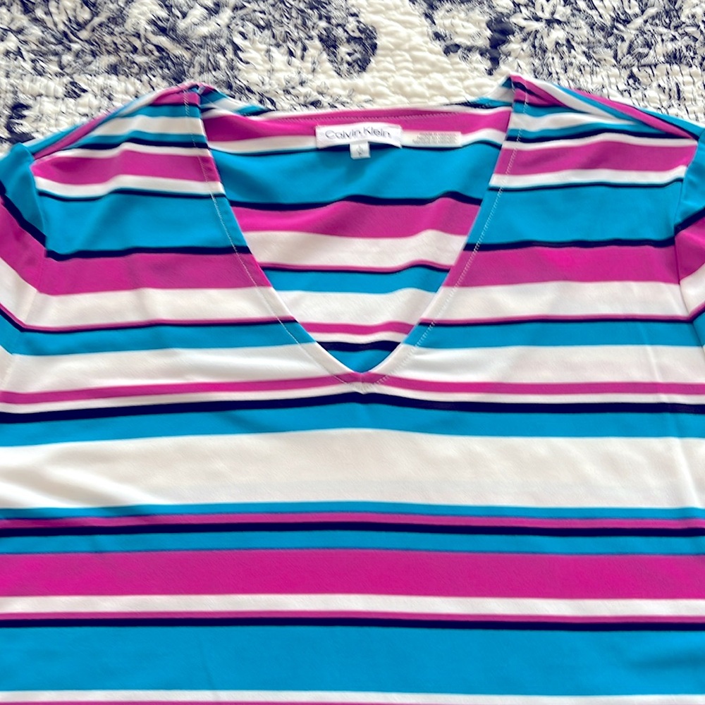 V Neck Calvin Klein Top - Picture 2 of 5